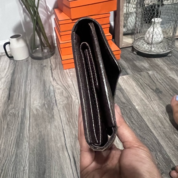 Authentic LV wallet - Picture 11 of 12